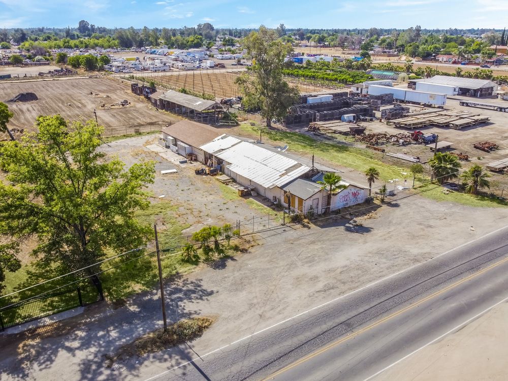 ±2.5 Acres of Vacant Commercial Land in Fresno, CA: 1481 N Marks Ave, Fresno, CA 93722